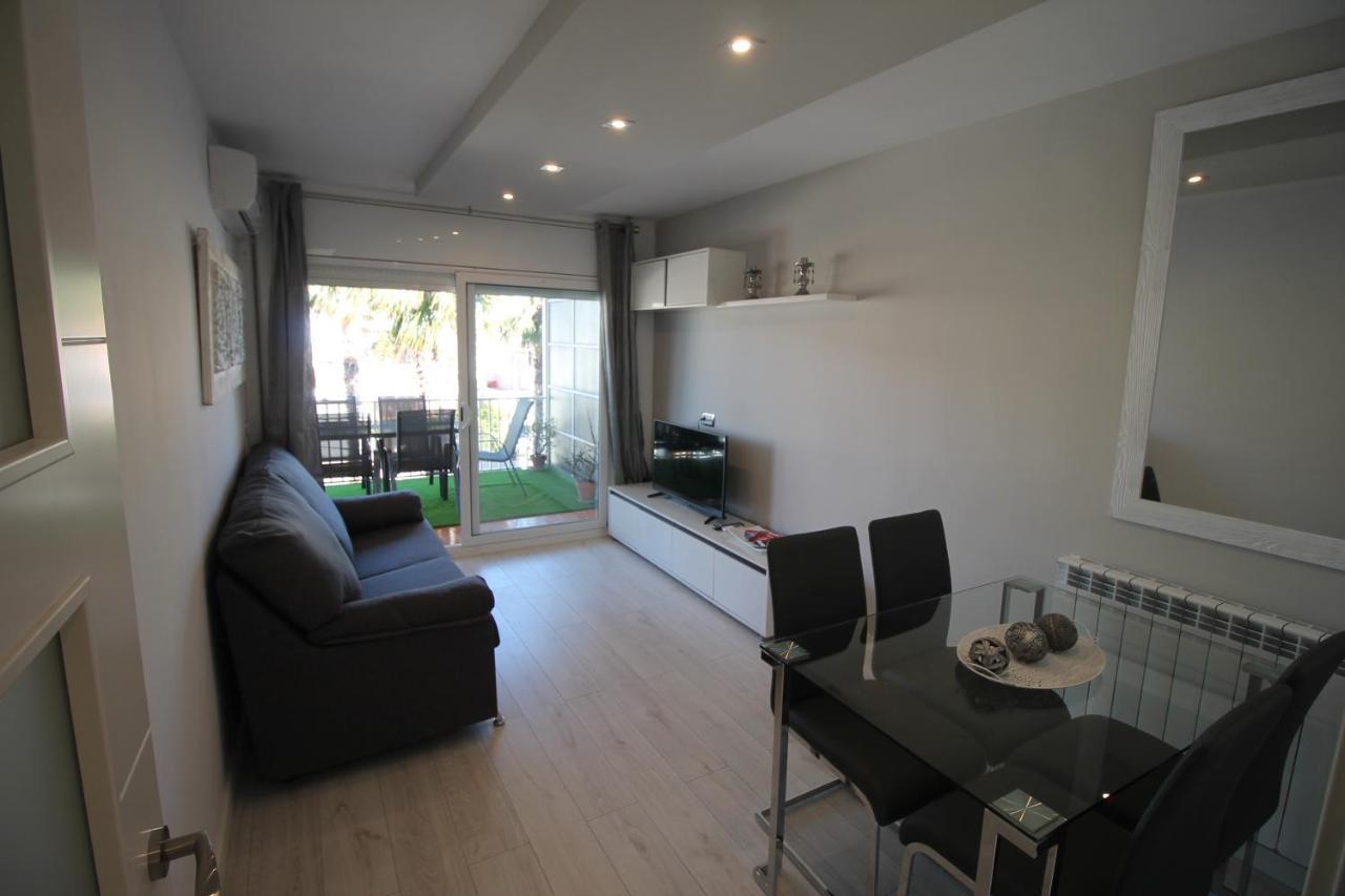 Family Deluxe Apartment Beach Кастелдефелс Екстериор снимка